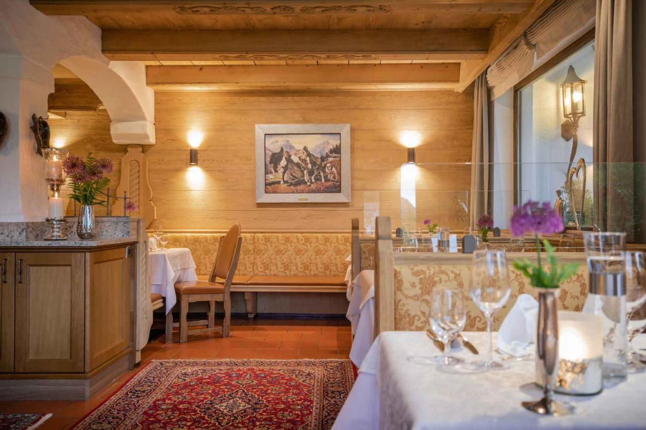 Familien- & Vitalhotel Auenhof Fulpmes Exteriör bild