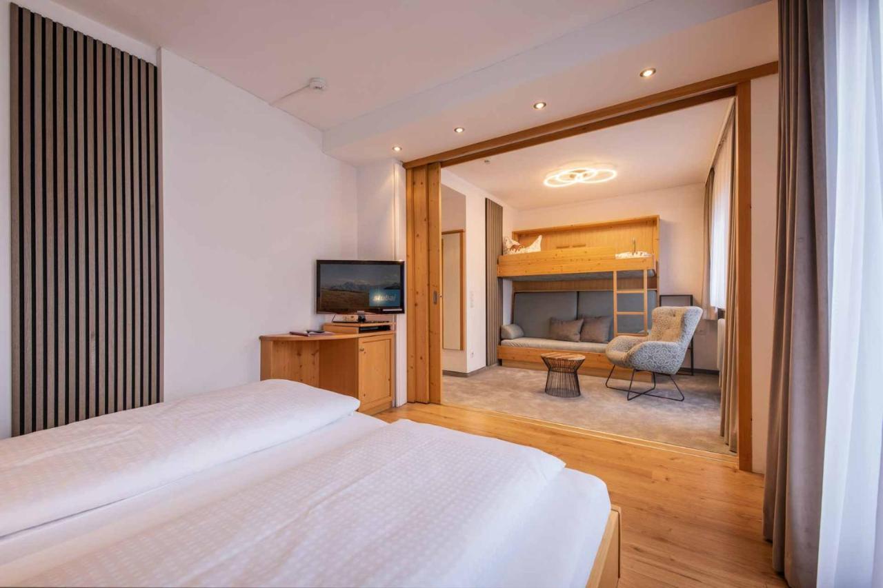 Familien- & Vitalhotel Auenhof Fulpmes Exteriör bild