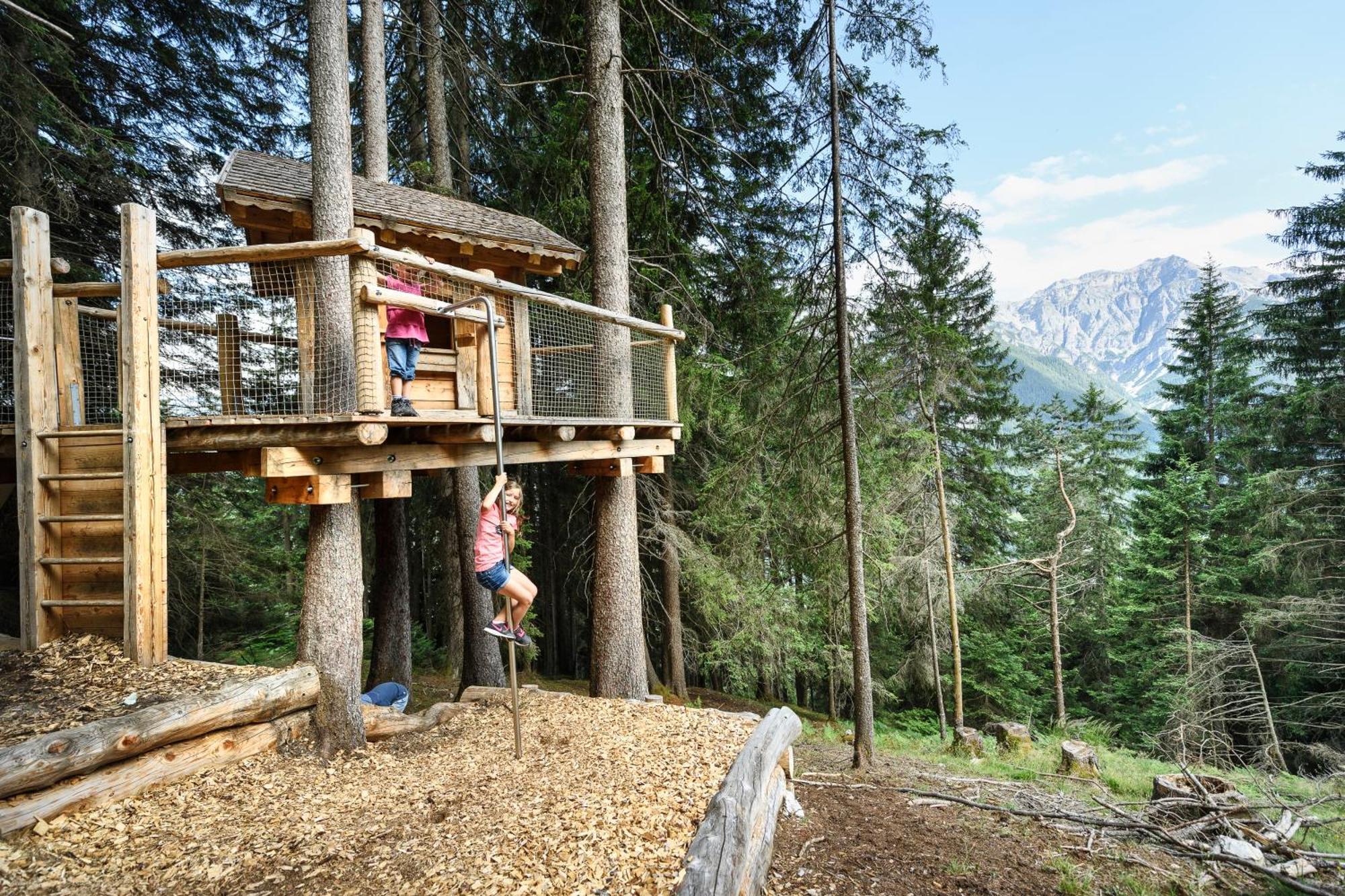Familien- & Vitalhotel Auenhof Fulpmes Exteriör bild