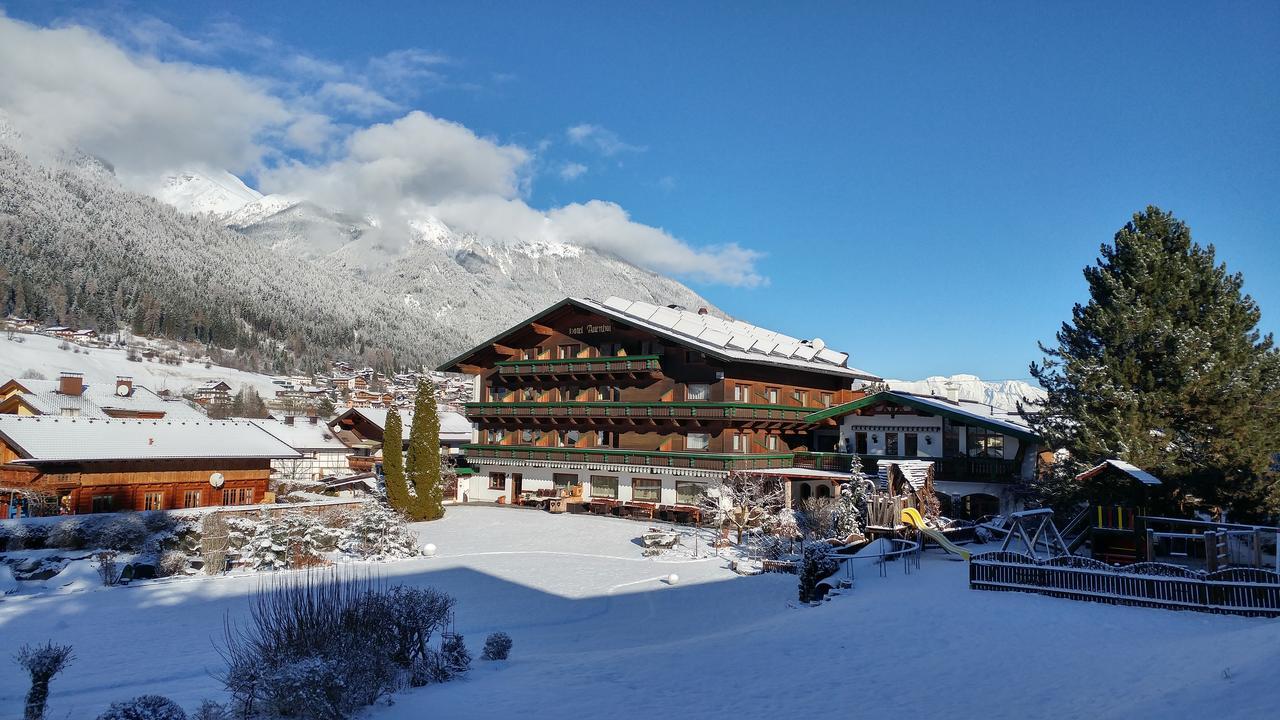 Familien- & Vitalhotel Auenhof Fulpmes Exteriör bild